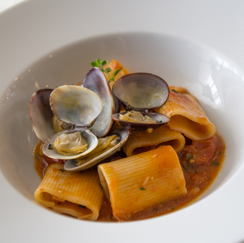 Pacchero al pomodoro con vongole